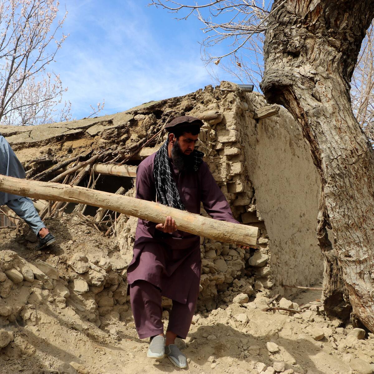 Terremoto en Afganistán: más de 800 muertos y 2500 heridos, comunidad internacional anuncia ayudas