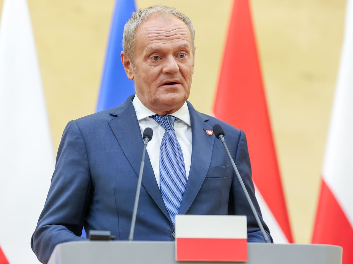 Primer ministro de Polonia denuncia que Rusia continúa sus ataques masivos muy cerca de la frontera