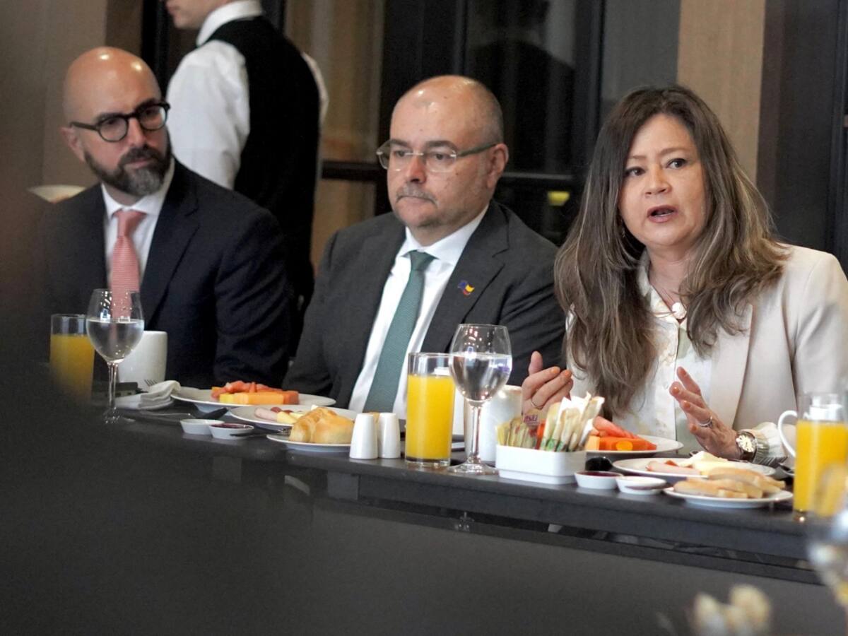 Mintransporte creará grupo de expertos junto a UE para plan ferroviario y avanzar en infraestructura