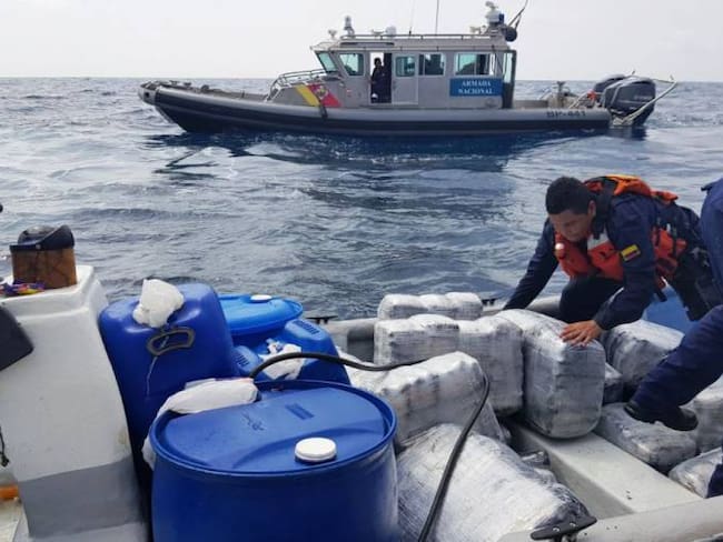 Armada Nacional incautó droga que era transportada en lancha en aguas cerca a Cartagena