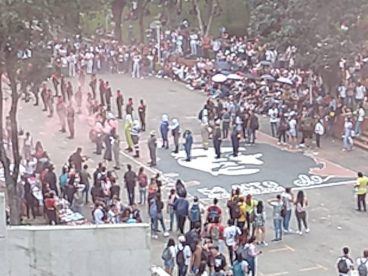 VIDEO: Reaparecen encapuchados en la UIS