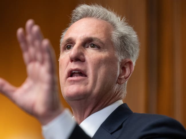 Washington (United States), 30/09/2023.- US Speaker of the House Kevin McCarthy participates in a news conference after the House passed a forty-five day stop-gap measure to fund the government, on Capitol Hill in Washington, DC, USA, 30 September 2023. The legislation will next go to the Senate. If passed in the Senate, the stop-gap measure will go to the desk of US President Joe Biden and narrowly avert a government shutdown before a 01 October deadline. EFE/EPA/MICHAEL REYNOLDS