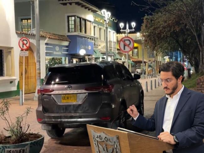 Secretaría privada del alcalde de Bogotá pidió disculpas por mal parqueo en la Plaza de Usaquén