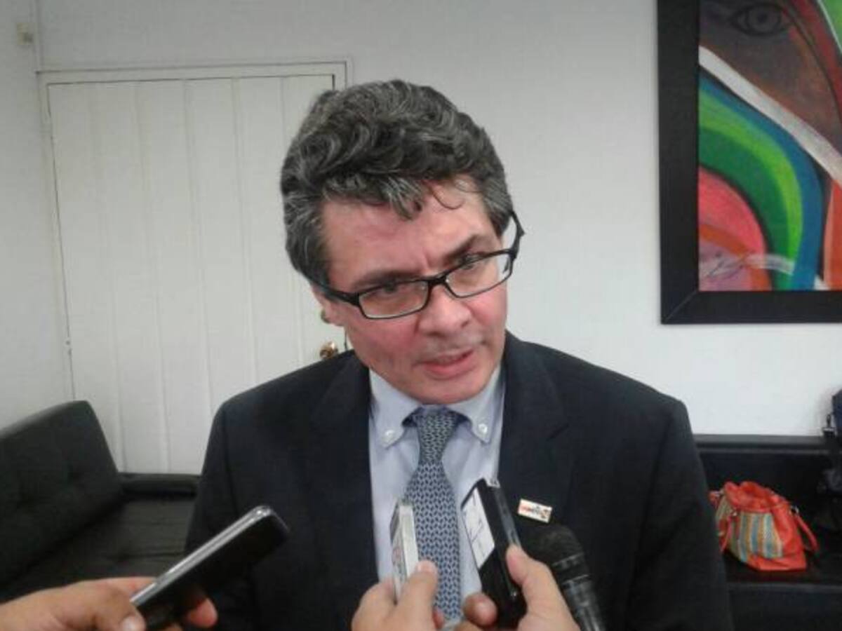 Ministro de salud celebró primeras capturas por títulos falsos en cirugía plástica