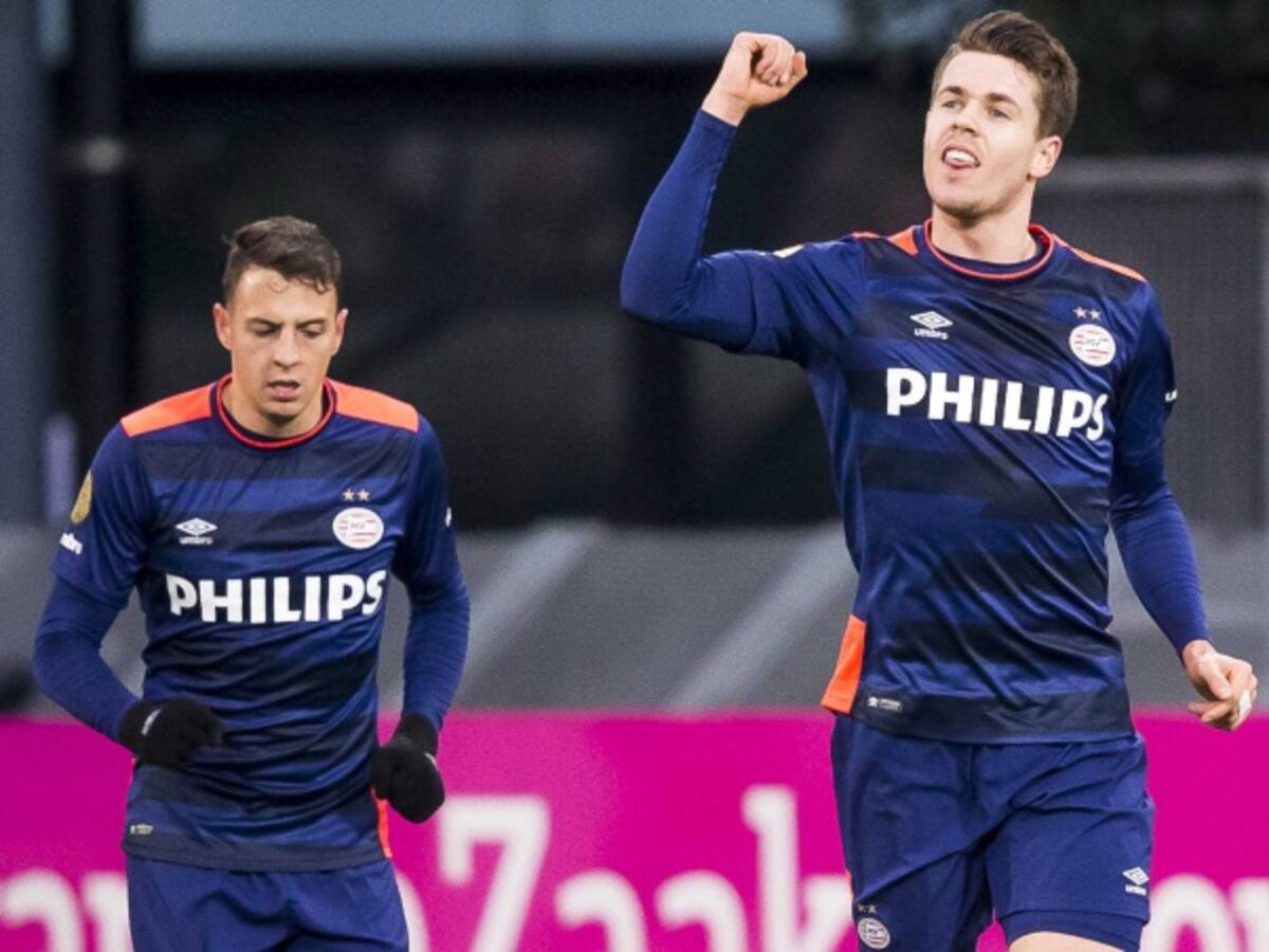 Gol de Santiago Arias y el PSV se aferra al liderato en Holanda