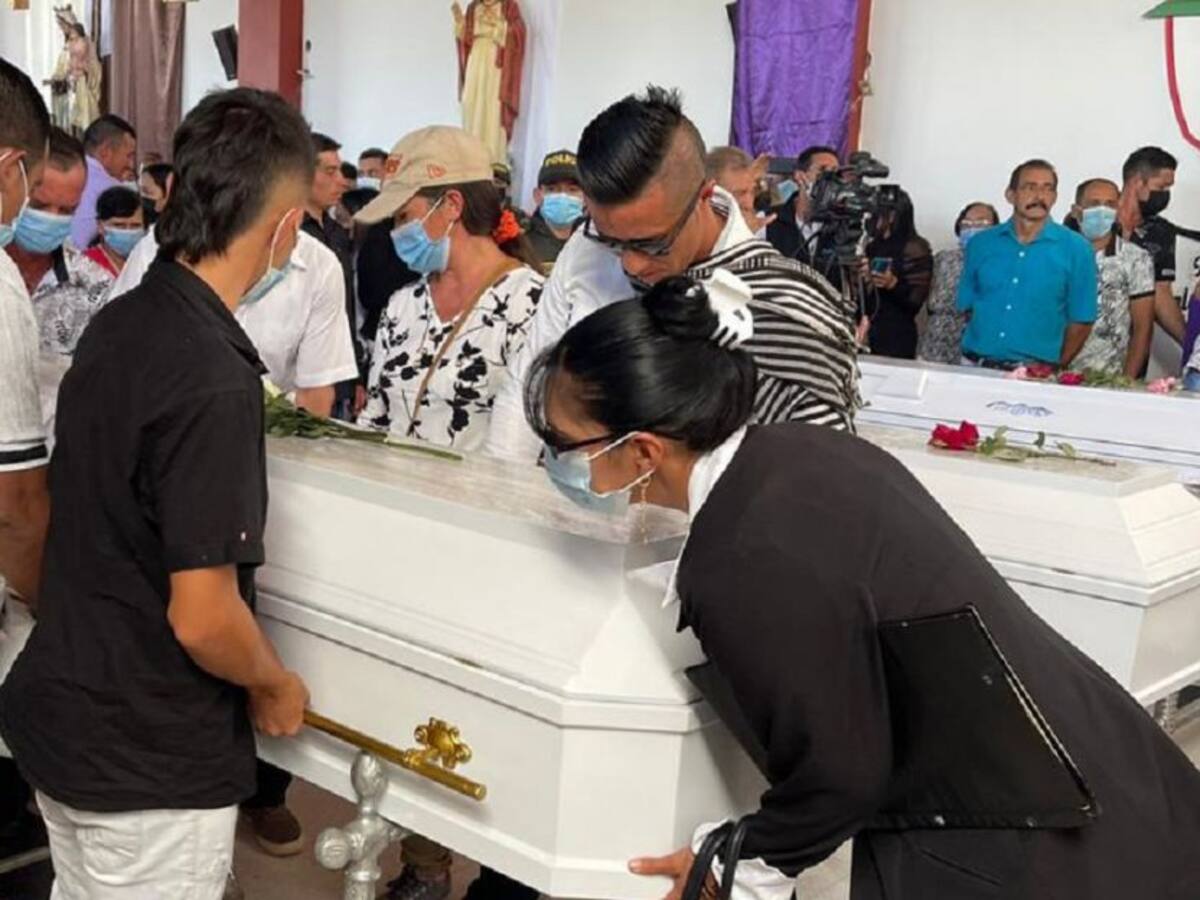 VIDEO: Sepultaron niños fallecidos en el accidente de bus en San Andrés