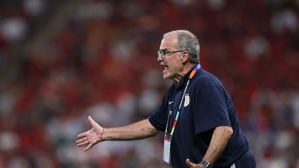 Marcelo Bielsa explotó en atención a la prensa tras eliminación de Uruguay: polémicas declaraciones