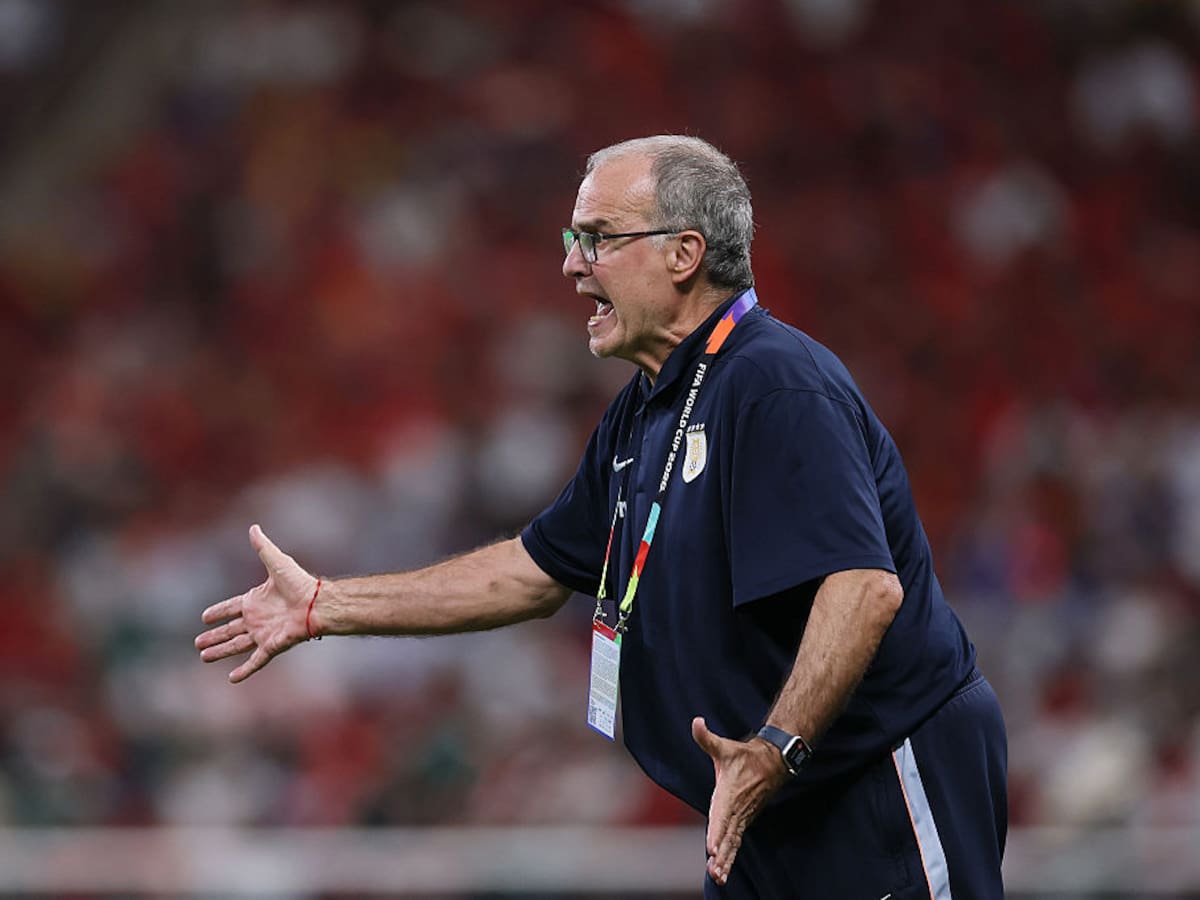 Marcelo Bielsa explotó en atención a la prensa tras eliminación de Uruguay: polémicas declaraciones