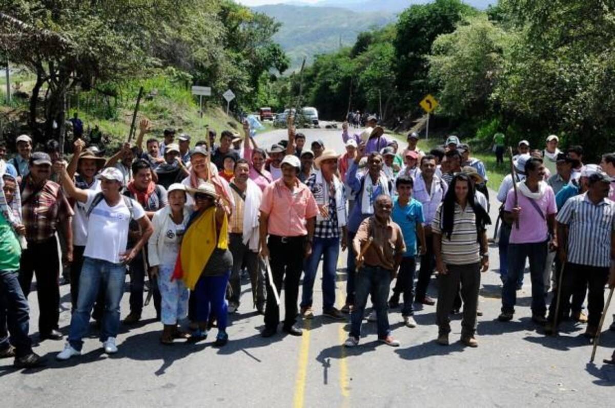 Riesgo de que se repita el Paro Agrario en Colombia porque el Gobierno no ha cumplido lo pactado en las antiguas mesas de diálogo entre campesinos y el Estado colombiano.