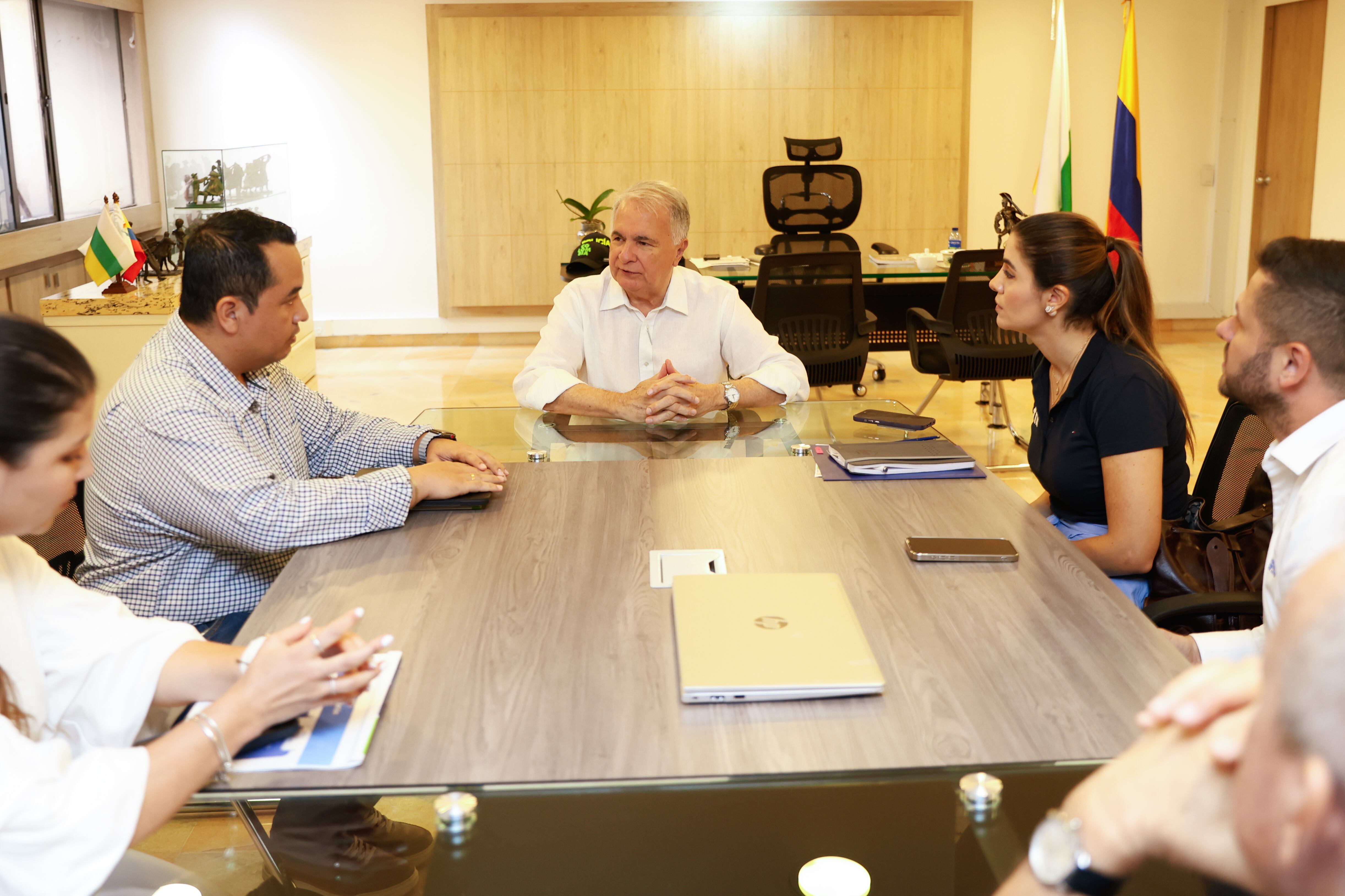 Cien familias se beneficiaran de este proyecto. Foto Gobernación Huila.