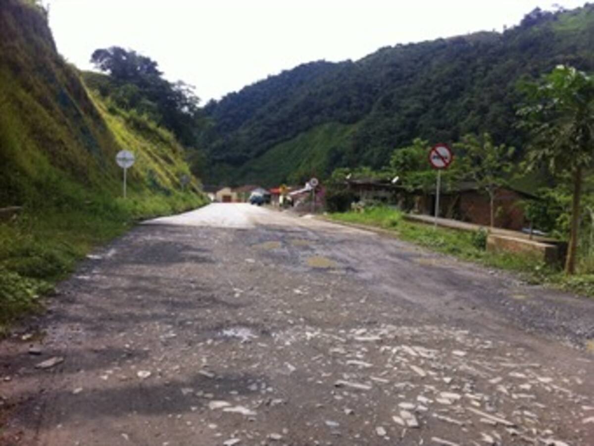 Vía entre Chocó y Risaralda ha recibido $320.000 millones y aun es trocha