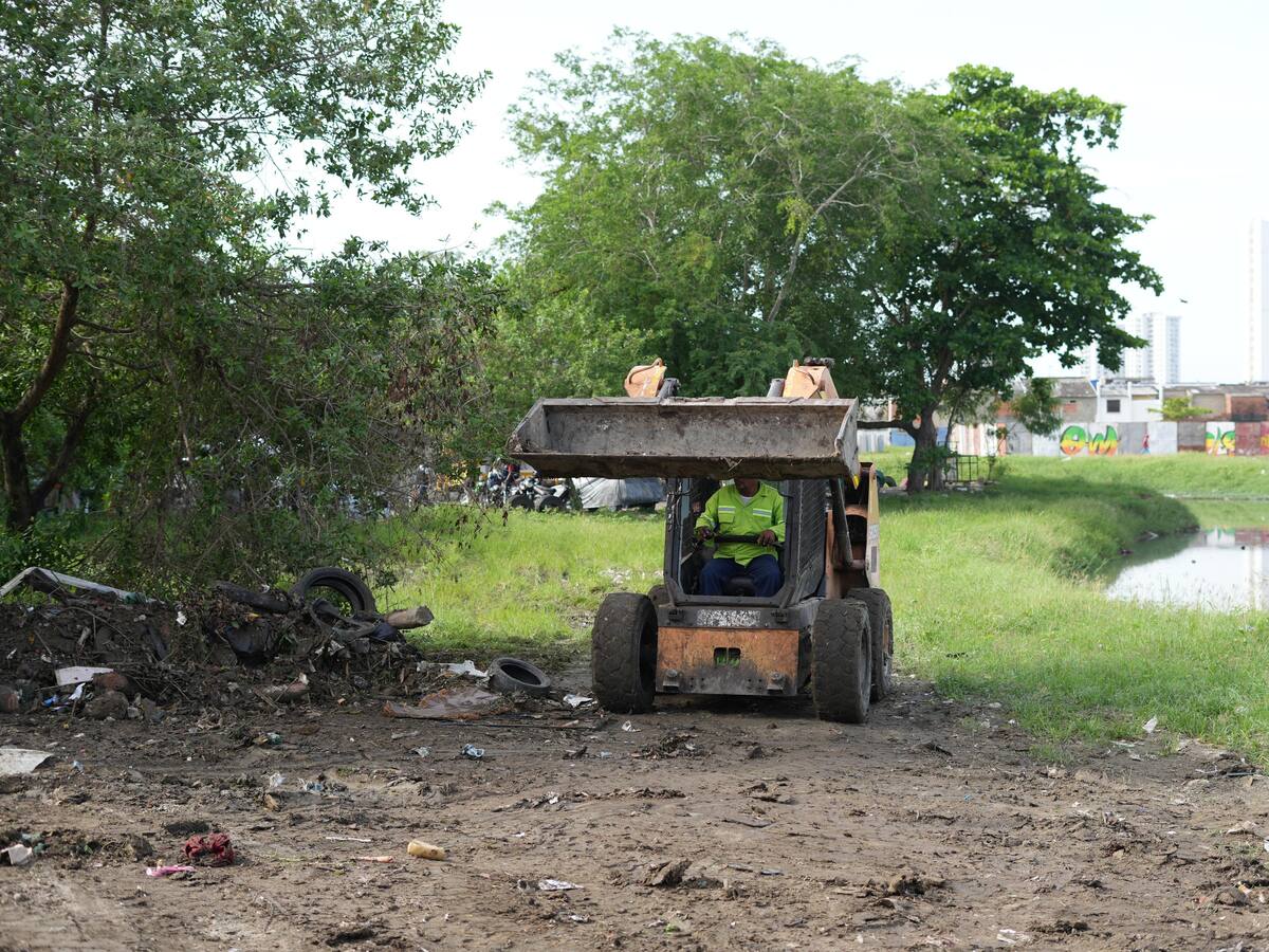 Gestión del Riesgo realizó recuperación ambiental en canal Matute: encontraron escombros y basuras