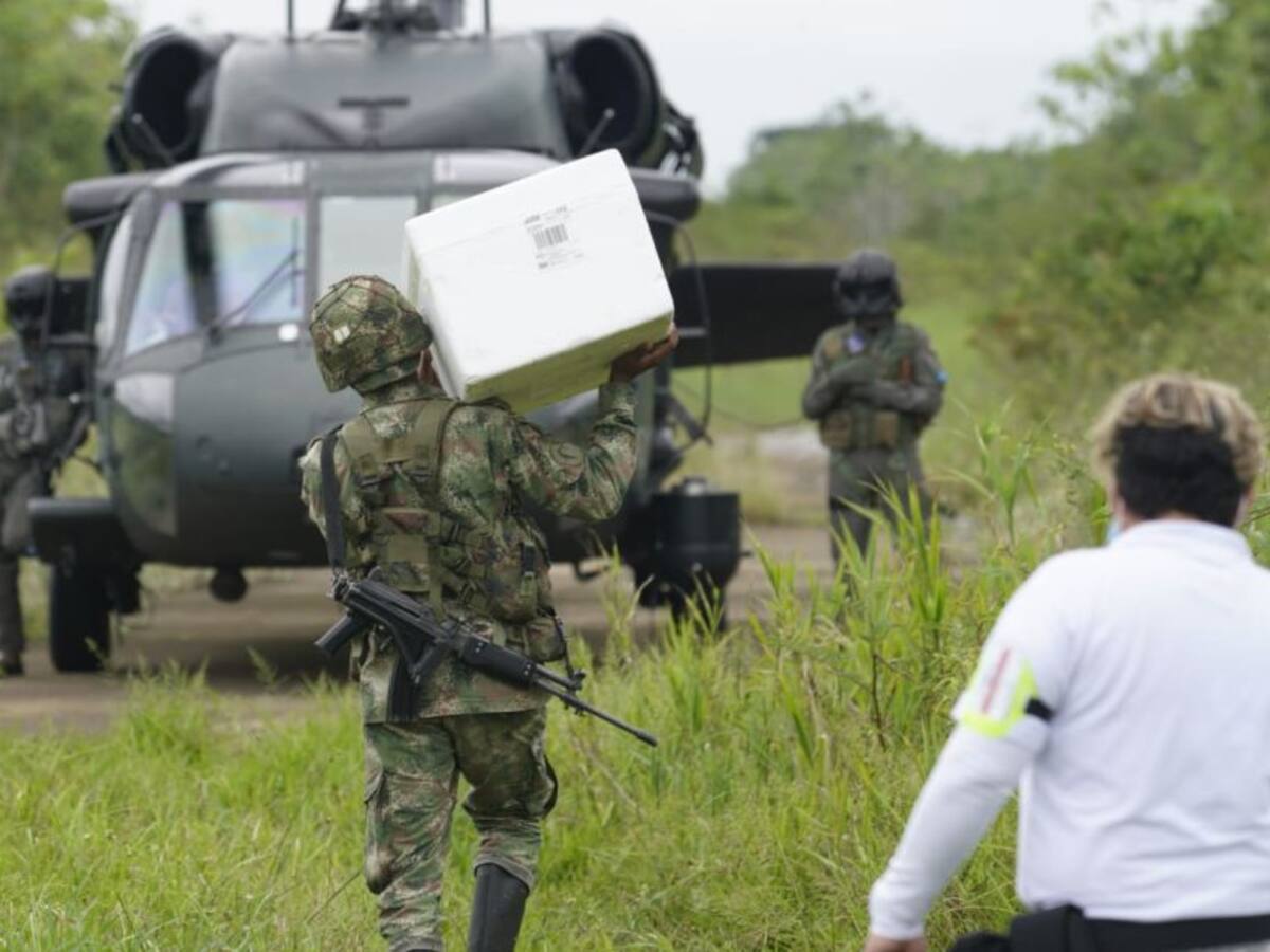 Fuerza Aérea transportó más de mil vacunas a Murindó y Vigía del Fuerte