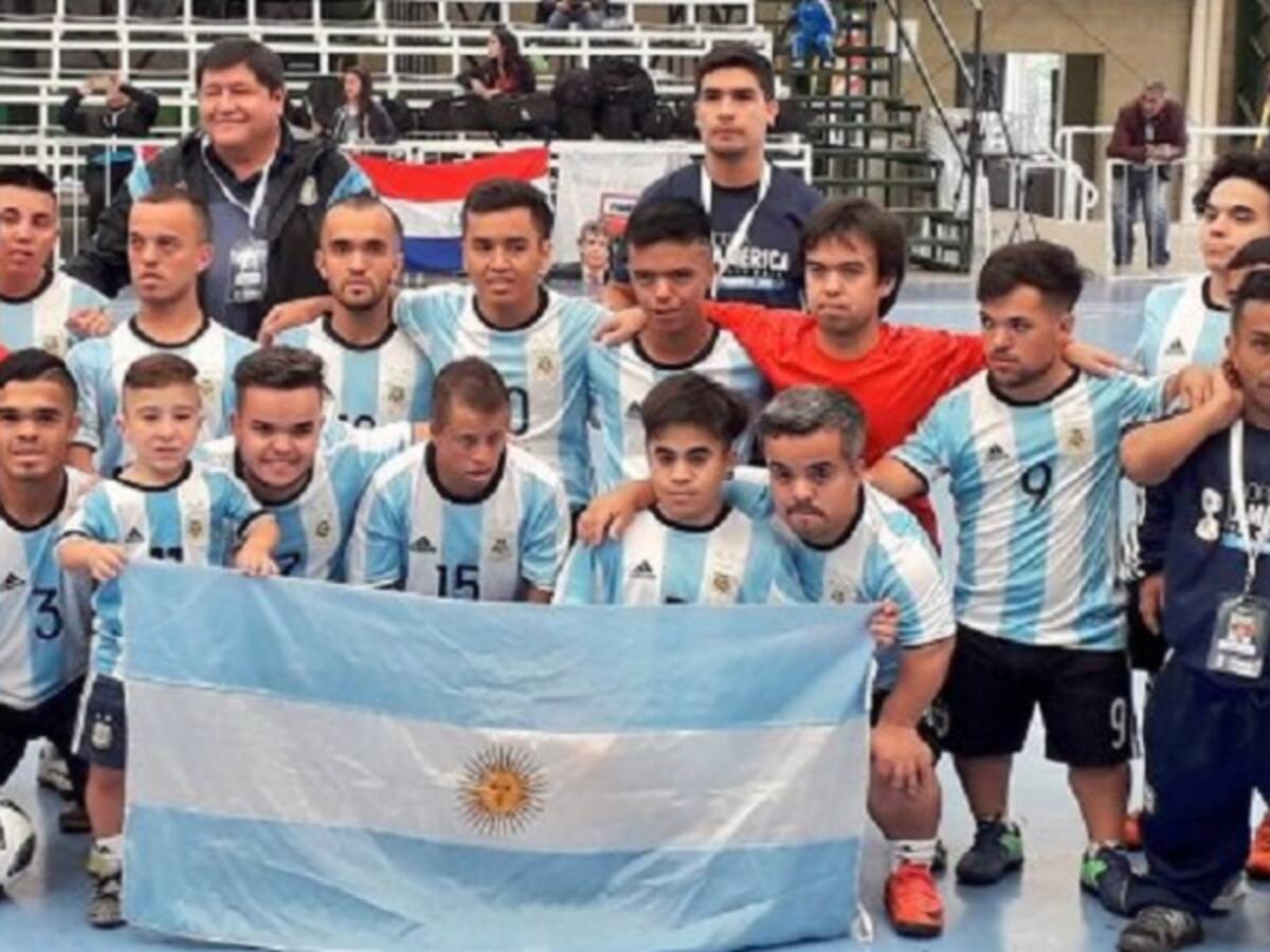 Argentina goleó a Colombia en el debut de la Copa América de enanos