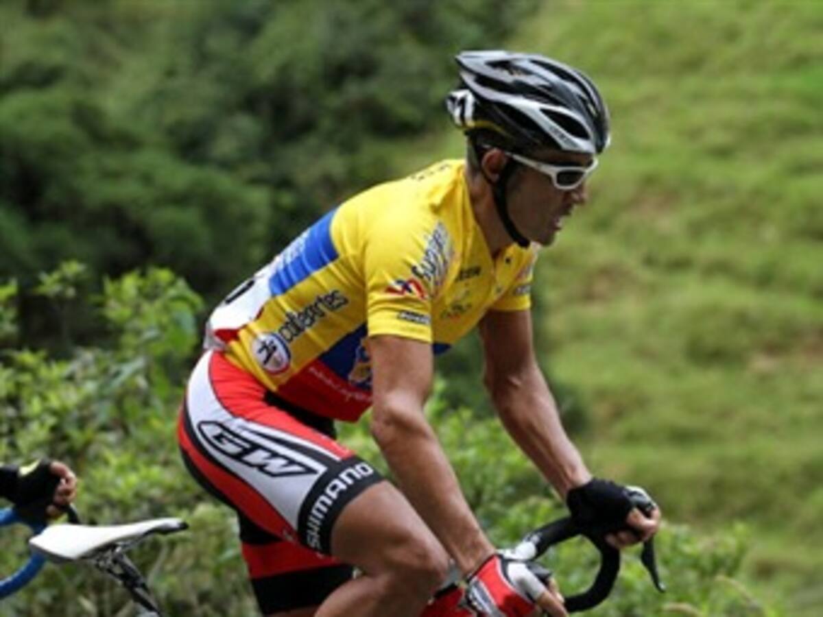 Félix Cárdenas ratificó liderato de la Vuelta a Colombia en Armenia