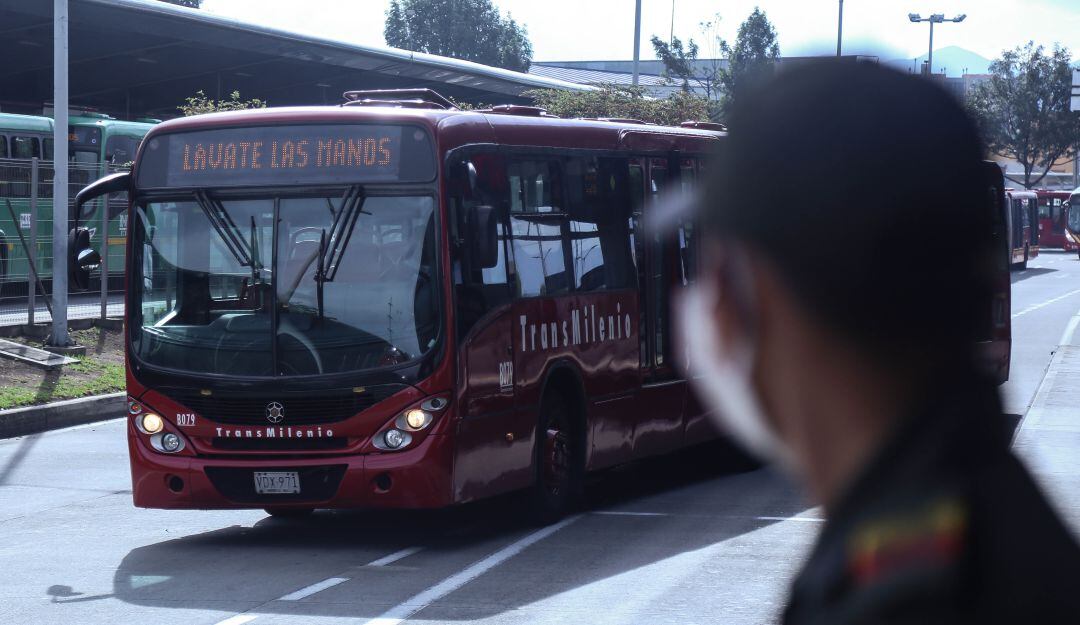 Bus articulado de Transmilenio en Bogotá