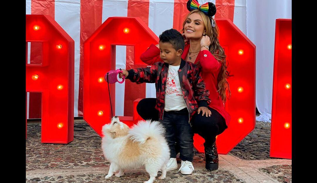 Fiesta del hijo de Sara Uribe