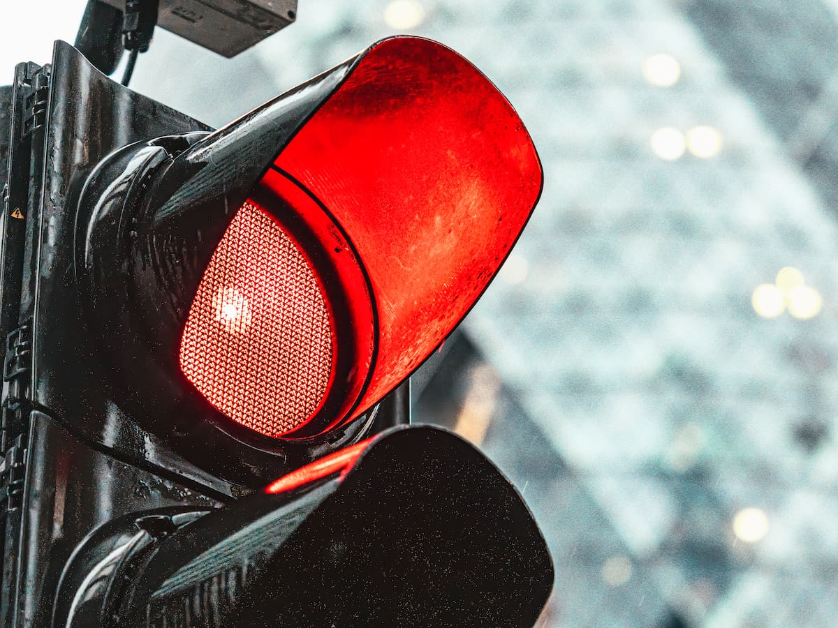 Medellín renueva completamente la red semafórica del centro y avanza en la modernización vial