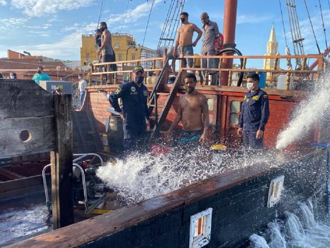 En Cartagena, Armada apoya reflote del galeón Bucanero