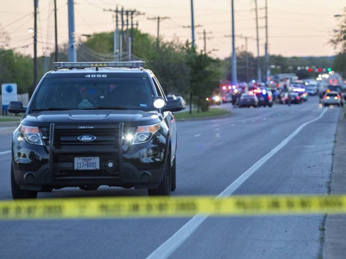 Muere en operación policial persona relacionada con las explosiones en Texas