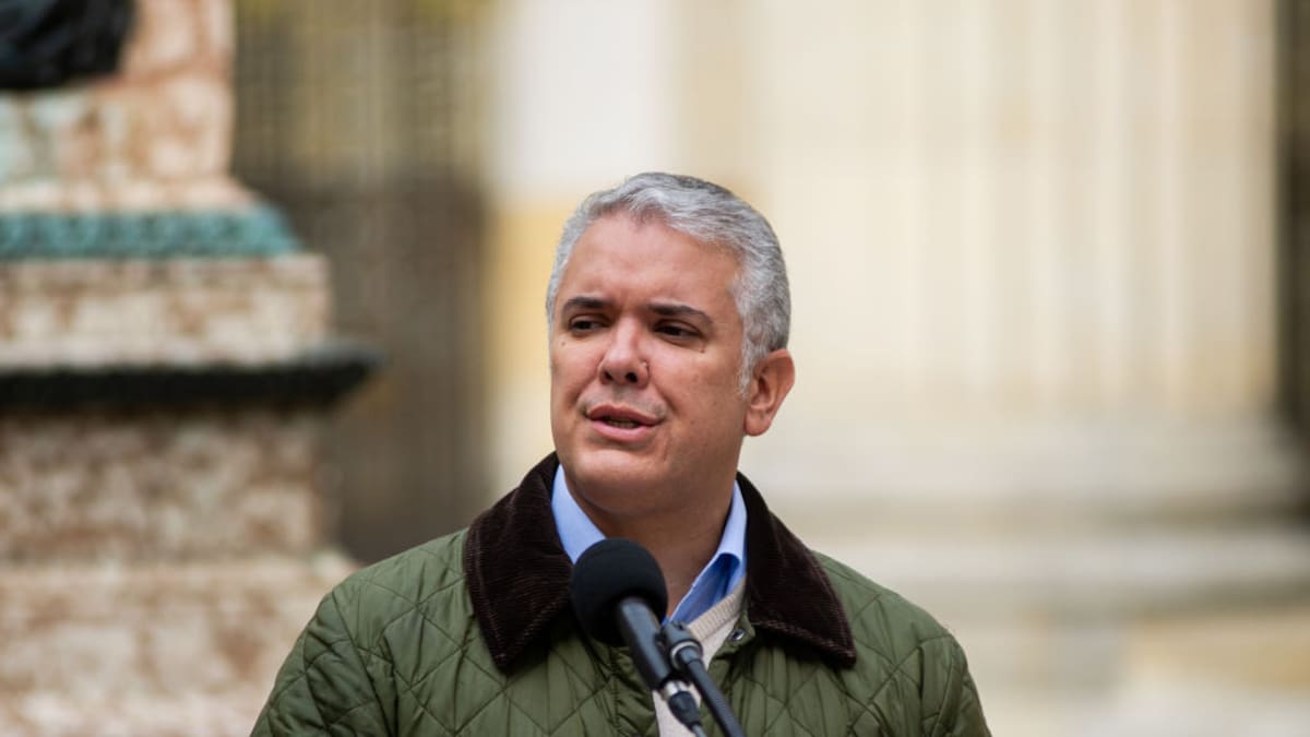 Uno puede ser de izquierda, pero no ser un idólatra de los regímenes más opresores: Duque