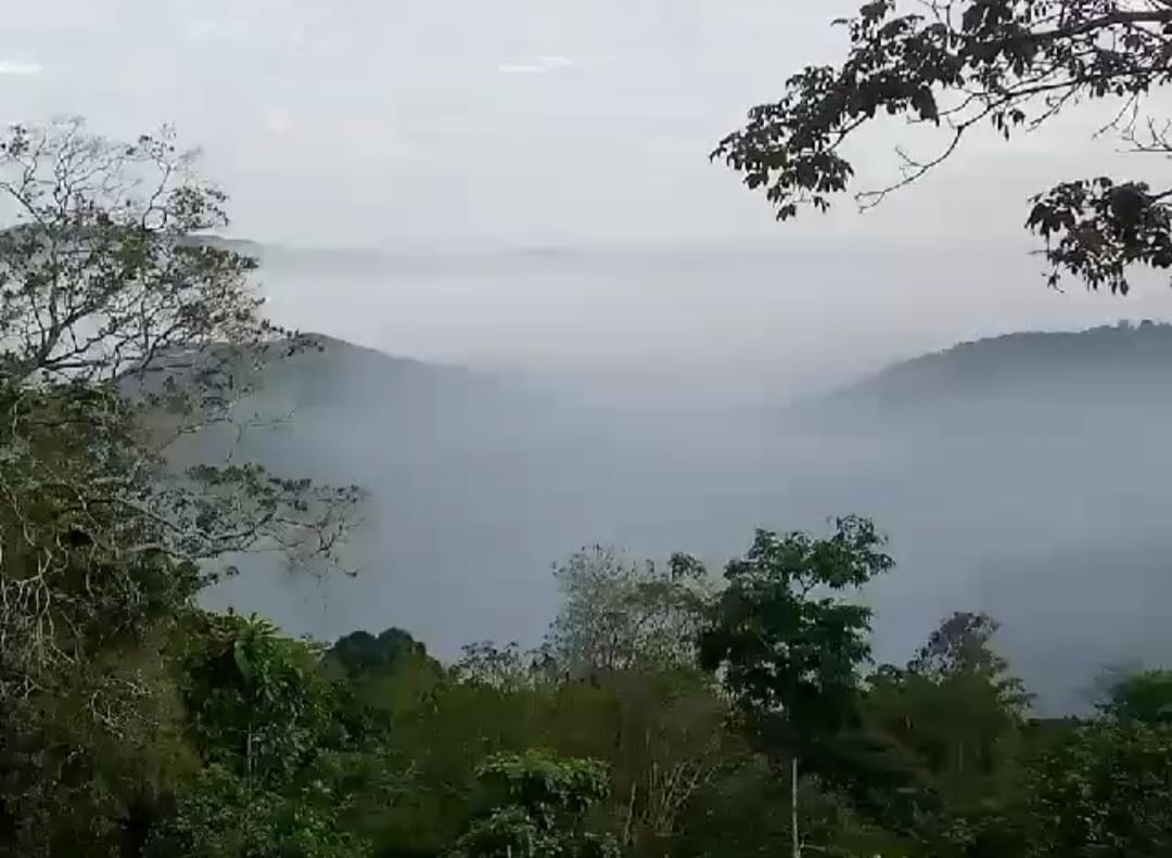 Contaminación del aire por quema de basuras en Ureña, zona de frontera