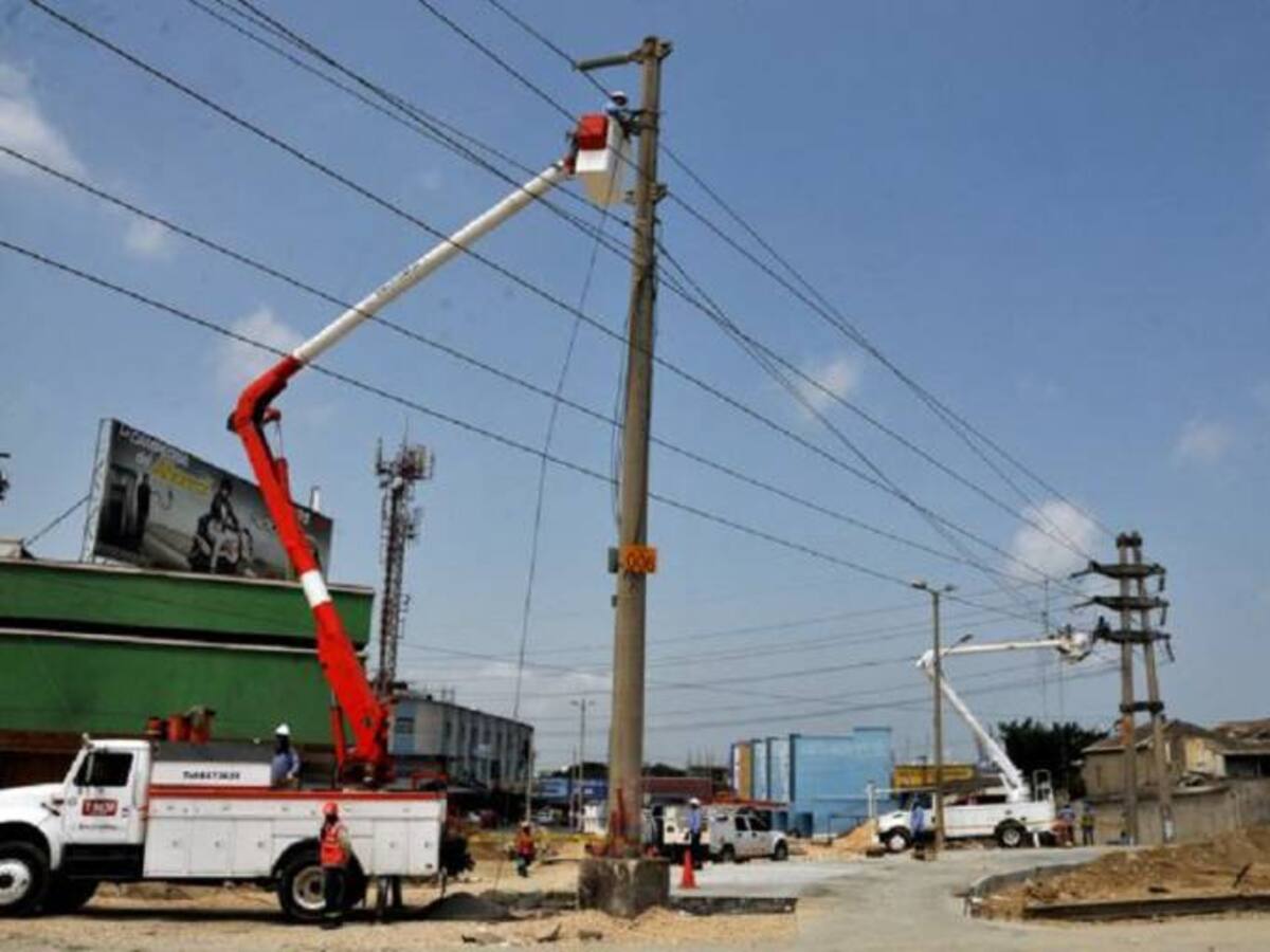 Contraloría tiene en la mira aumentos en tarifas de energía en el país