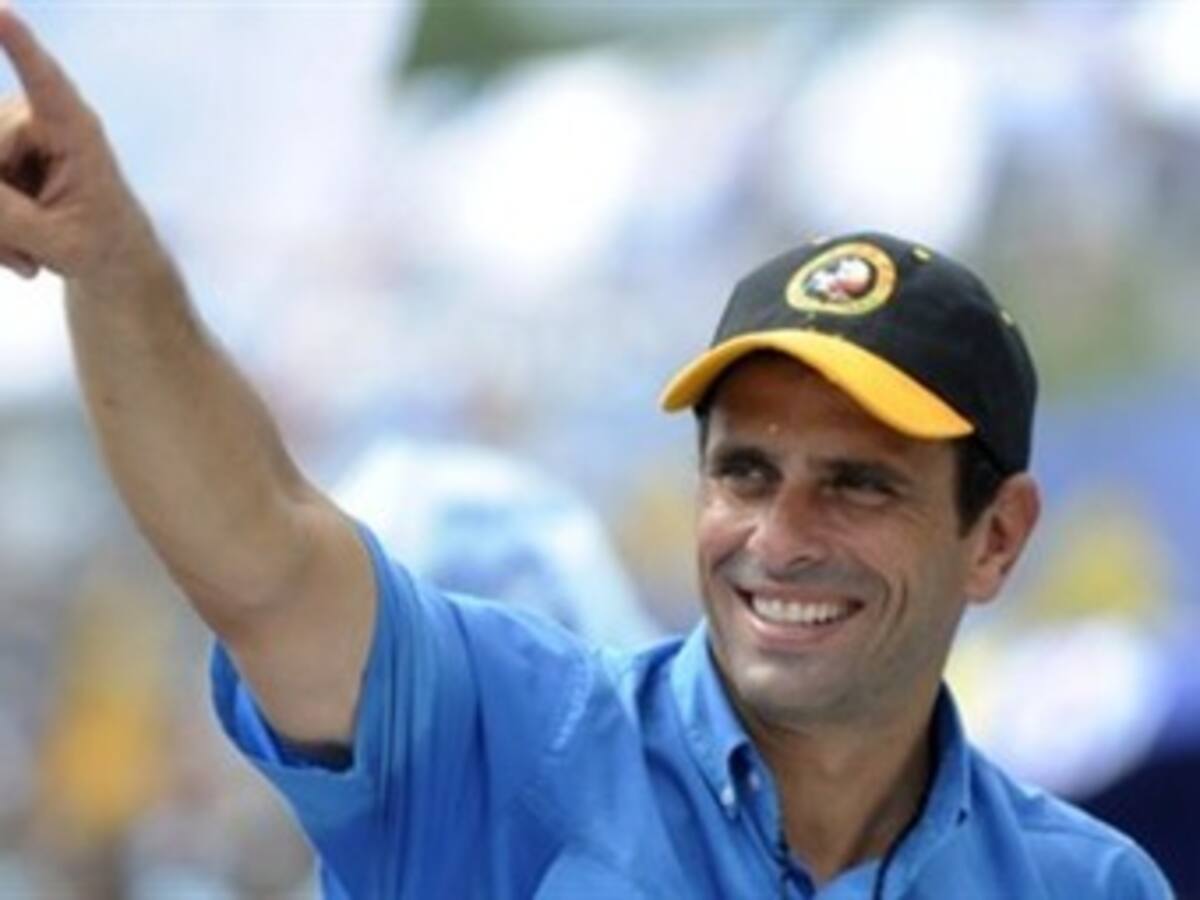 Capriles estaba pidiendo plata y reunido con paramilitares en Colombia: Diosdado Cabello