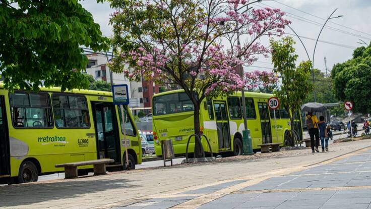 Sumatoria presenta a transportadores reestructuración de Metrolinea