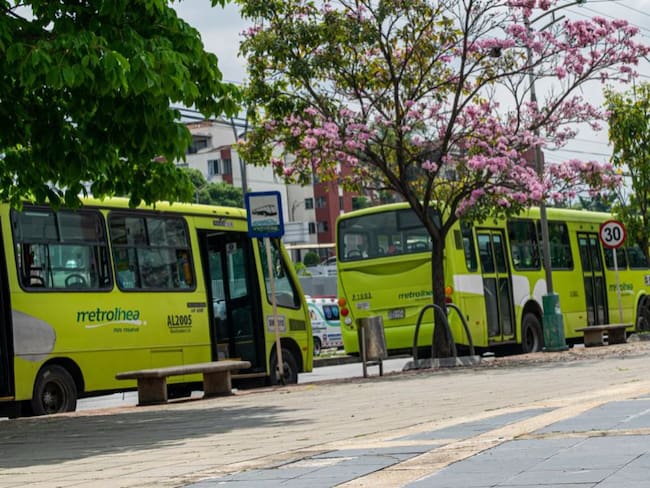 Sumatoria presenta a transportadores reestructuración de Metrolinea