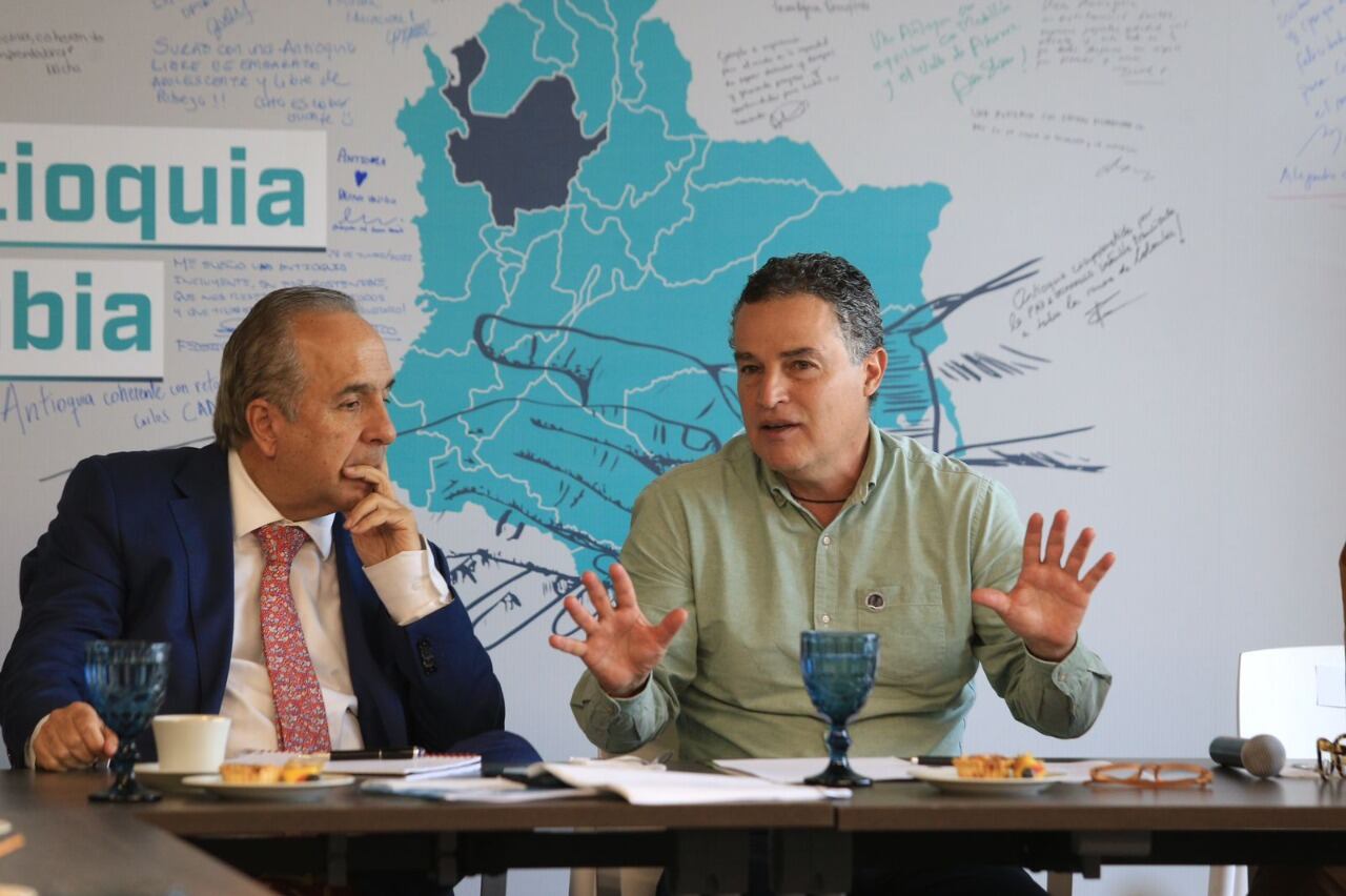 Ministro de Transporte Guillermo Reyes y el gobernador de Antioquia Aníbal Gaviria