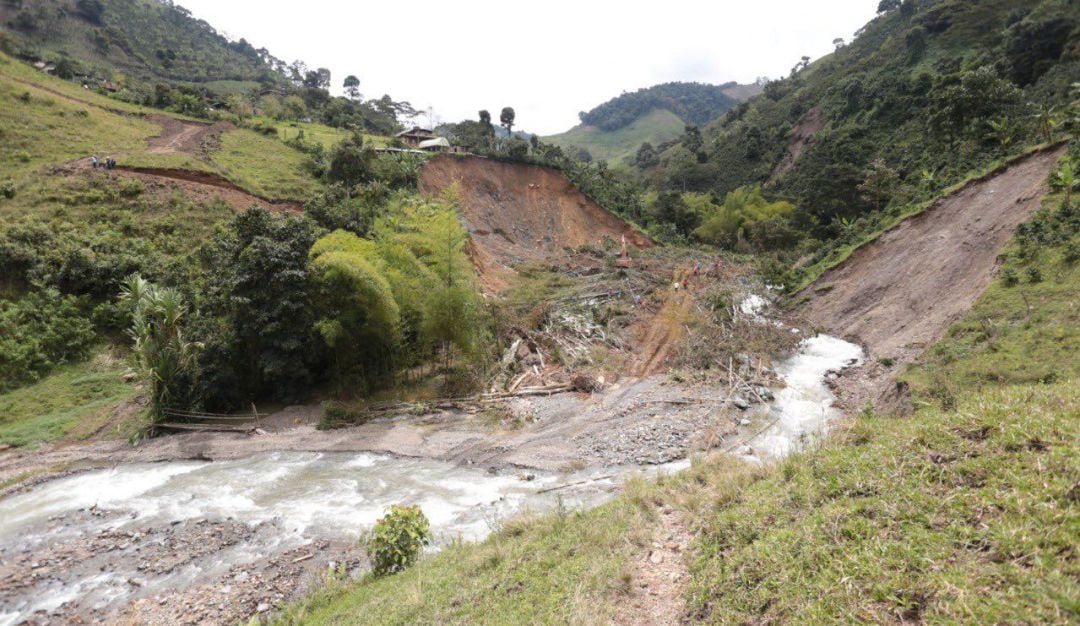 Deslizamiento en la vía Turín 