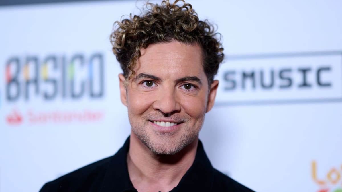 David Bisbal presenta su nueva versión del clásico de Camilo Sesto “Vivir así es morir de amor”