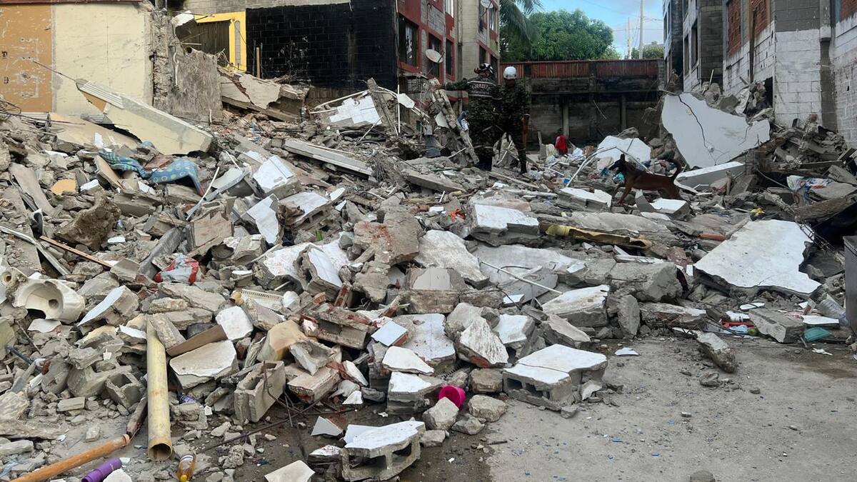 Saquean apartamentos evacuados por riesgo en conjunto Privilegios