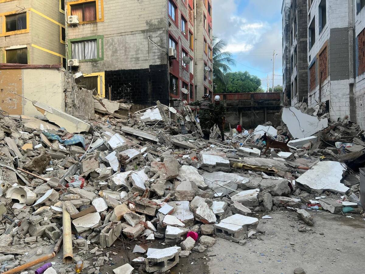 Saquean apartamentos evacuados por riesgo en conjunto Privilegios