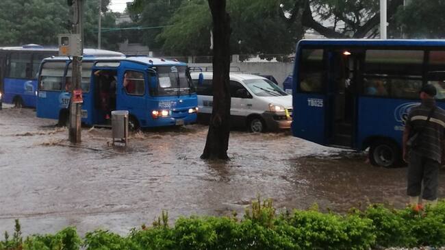 Caos en Santa Marta por lluvia. Foto: Lizbeth Rodríguez