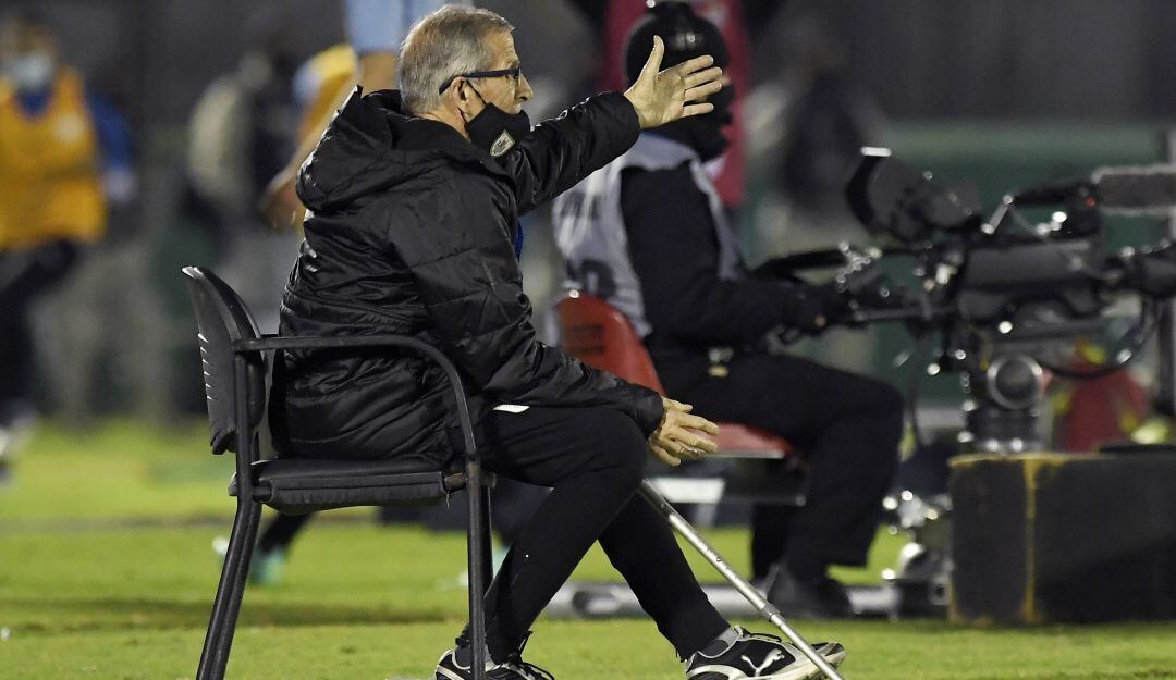 Óscar Washington Tabárez critió el VAR tras un gol anulado a Uruguay frente a Paraguay