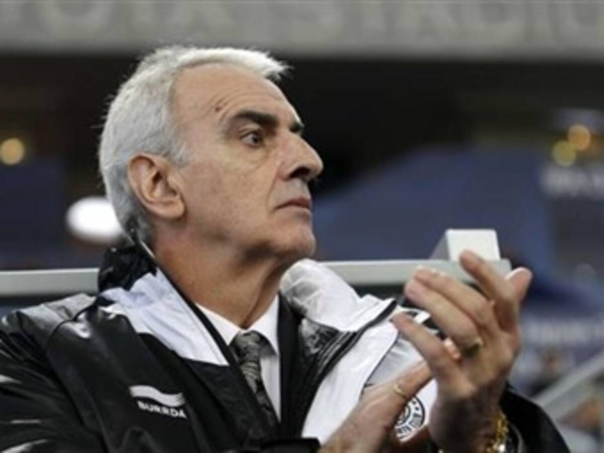 “Fue exagerado, se está tratando a Suárez como un criminal”: Jorge Fossati