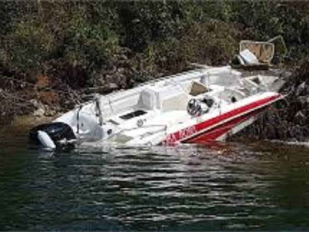 Asaltan embarcación y lanzan al mar a los pasajeros