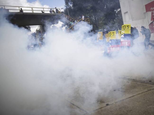 Disturbios en la Universidad Nacional y Plaza de Bolivar durante Paro Nacional.