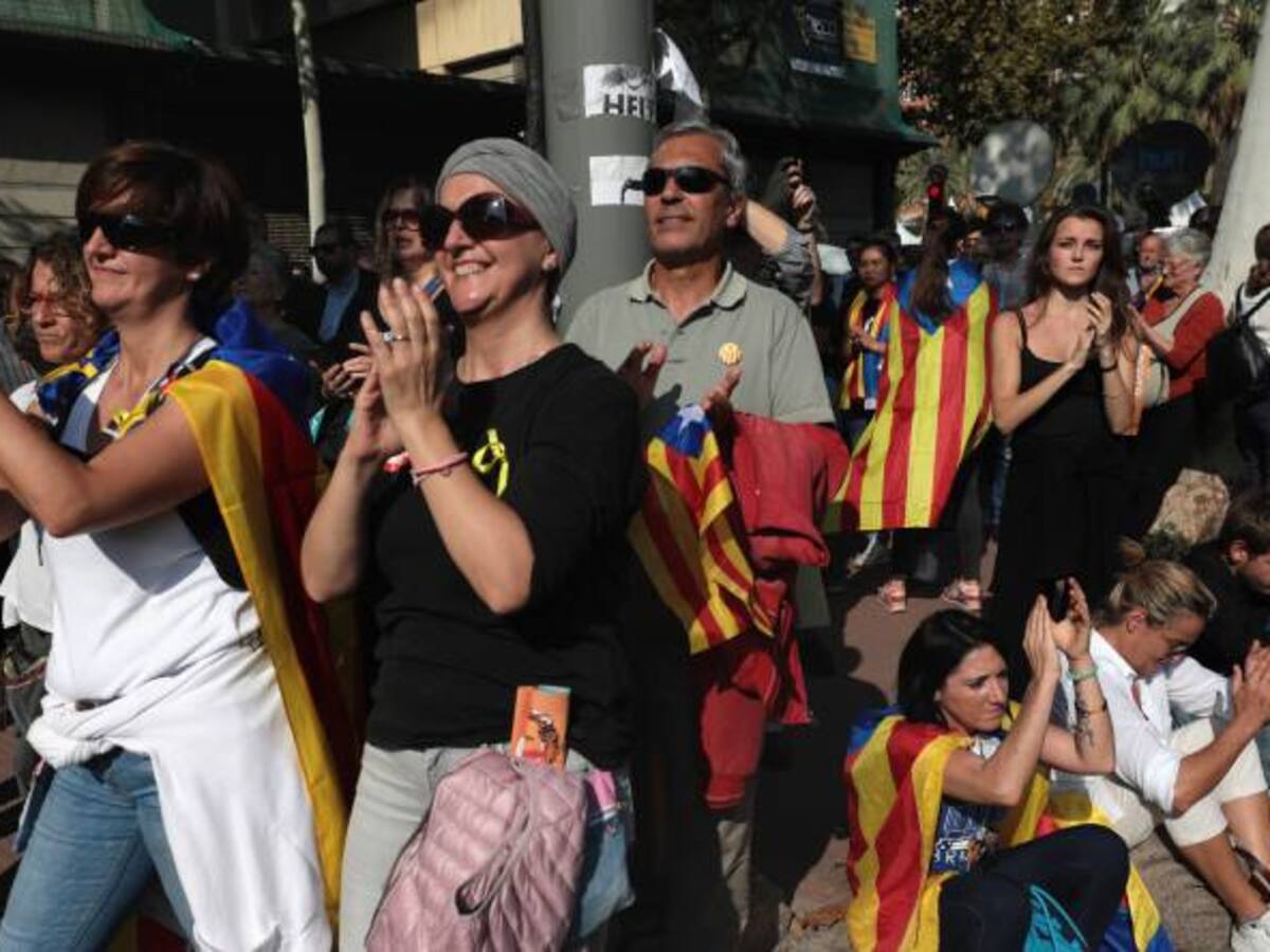 Parlamento de Cataluña declara la independencia de España