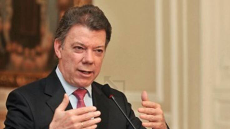 No he tenido la idea de cambiar la terna: Santos