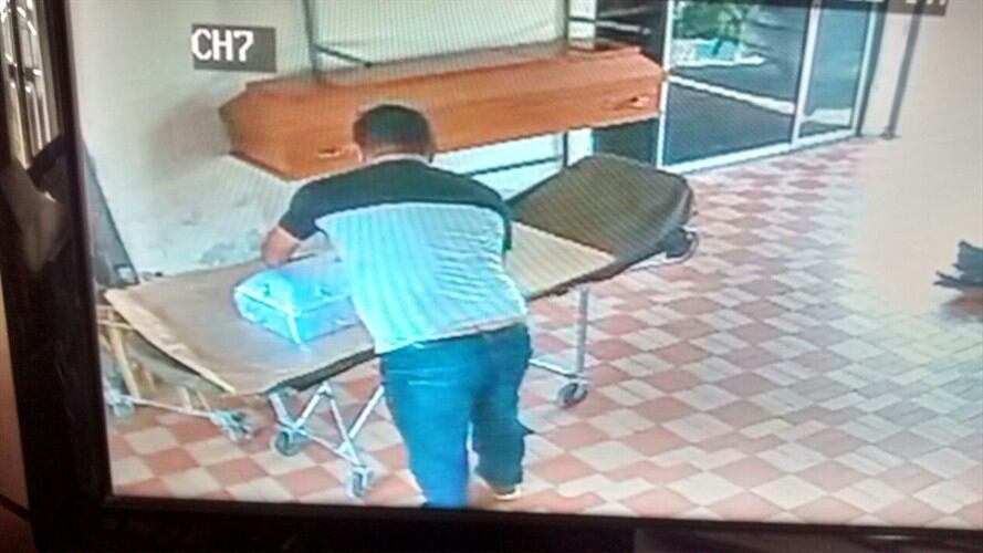 Videos suministrados por la Clínica de la Costa y la funeraria muestran que la menor estuvo dentro de cofre fúnebre según la norma. Foto: Coordinación Calidad Clínica del Caribe