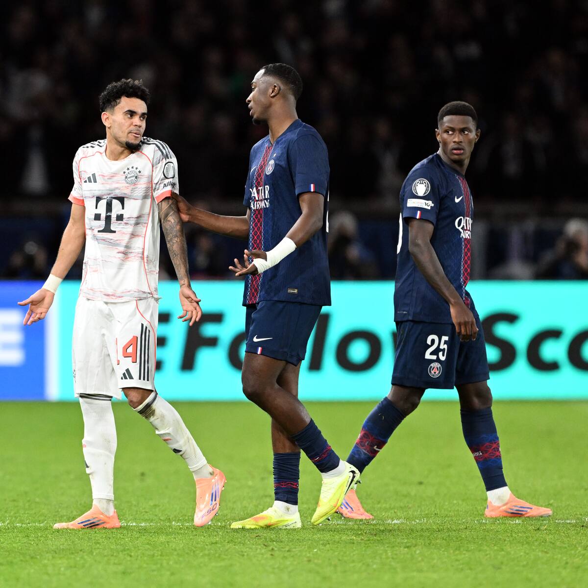 UEFA reduce la sanción a Luis Díaz tras expulsión en partido contra PSG en Champions League