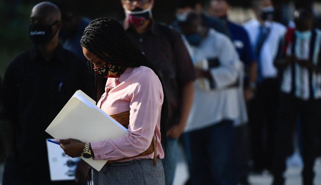 EE.UU. se prepara para despidos masivos, al menos el 50% de las compañías prevé recortes. Foto: Getty