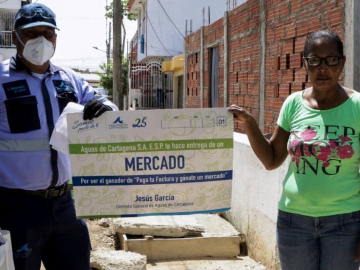 Usuarios buena paga recibieron mercados de manos de Aguas de Cartagena