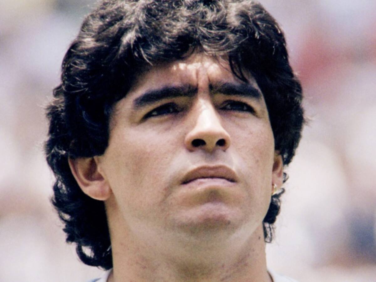 El mundo del fútbol se rinde a la zurda de Maradona en su cumpleaños 57