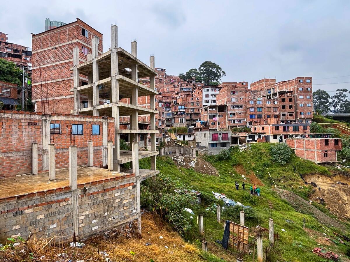 Medellín lanza nuevo modelo piloto para frenar las construcciones ilegales