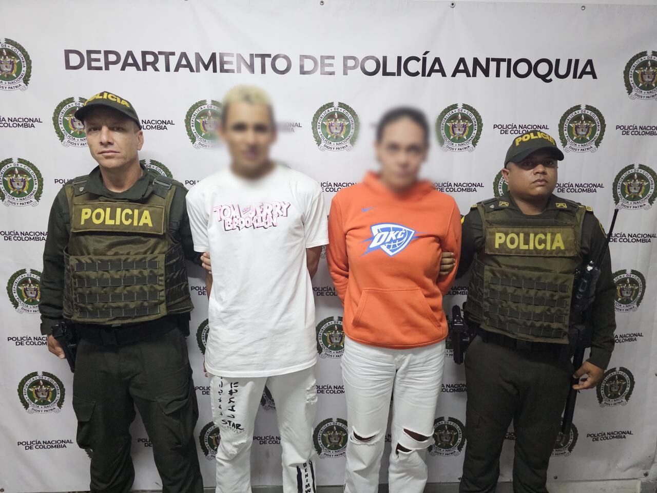 Pareja capturada en Antioquia por un crimen cometido en Ecuador- foto policía Antioquia