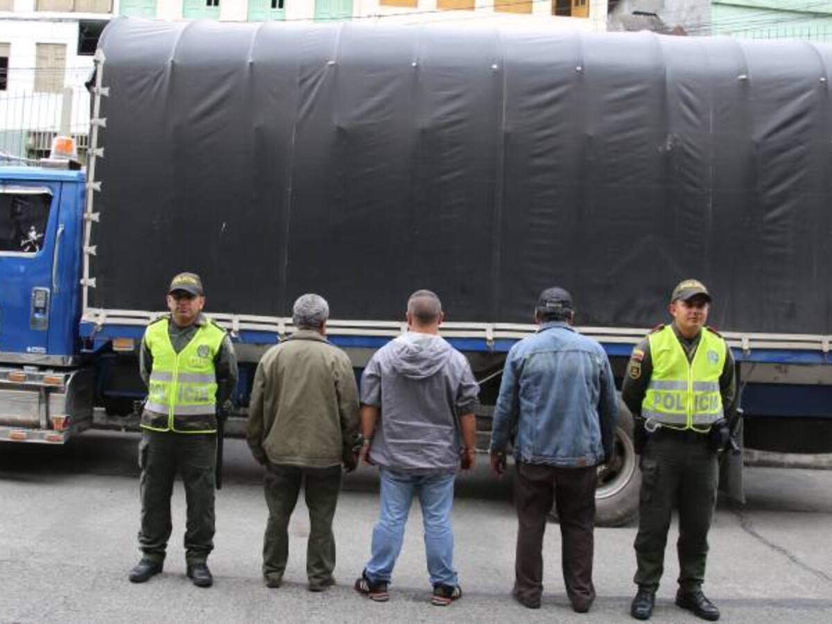 Recuperan camión hurtado en Manizales